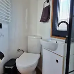 Les Tiny Du Pre Mathy - Insolites Avec Jacuzzi A Profondeville