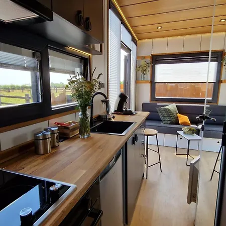 Les Tiny Du Pre Mathy - Insolites Avec Jacuzzi A *