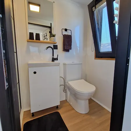 Les Tiny Du Pre Mathy - Insolites Avec Jacuzzi A