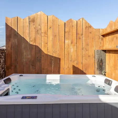 Les Tiny Du Pre Mathy - Insolites Avec Jacuzzi A *