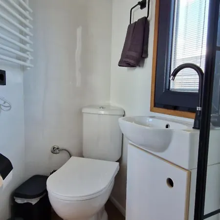 Les Tiny Du Pre Mathy - Insolites Avec Jacuzzi A Profondeville