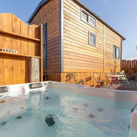 Εξοχικό σπίτι Les Tiny Du Pre Mathy - Insolites Avec Jacuzzi A