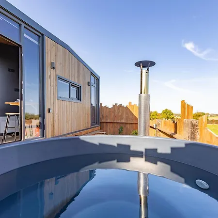 Les Tiny Du Pre Mathy - Insolites Avec Jacuzzi A *
