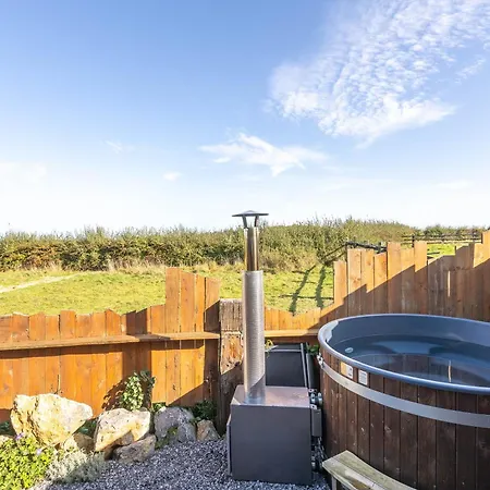 Les Tiny Du Pre Mathy - Insolites Avec Jacuzzi A