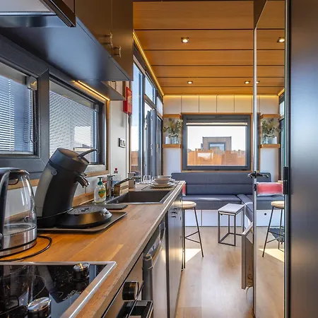 Les Tiny Du Pre Mathy - Insolites Avec Jacuzzi A Profondeville