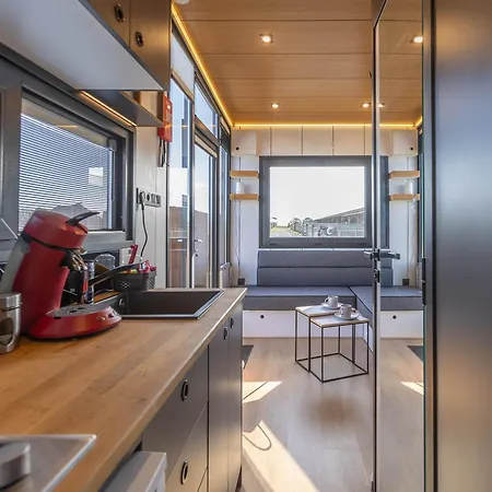 Les Tiny Du Pre Mathy - Insolites Avec Jacuzzi A Profondeville