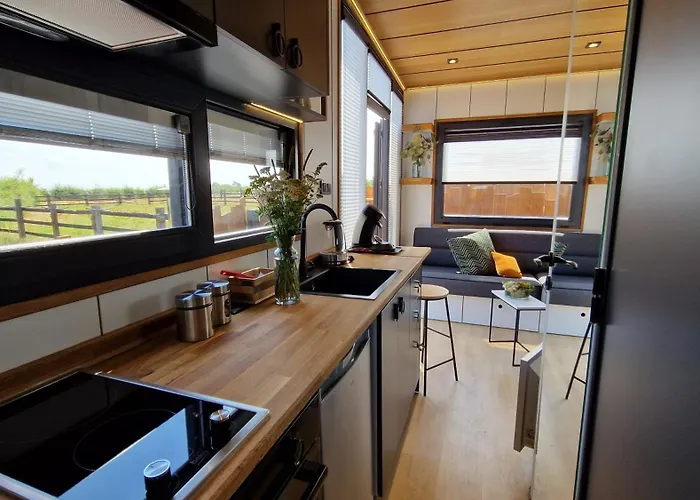 Les Tiny Du Pre Mathy - Insolites Avec Jacuzzi A *