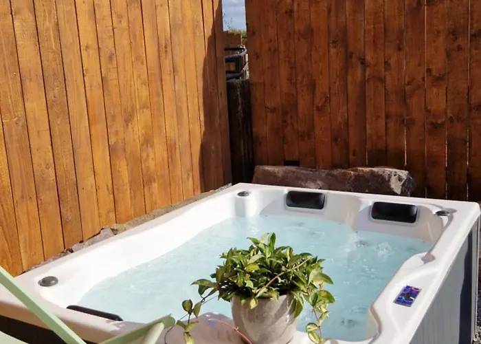 Les Tiny Du Pre Mathy - Insolites Avec Jacuzzi A Country house Profondeville