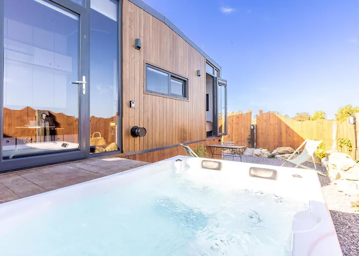 Les Tiny Du Pre Mathy - Insolites Avec Jacuzzi A *