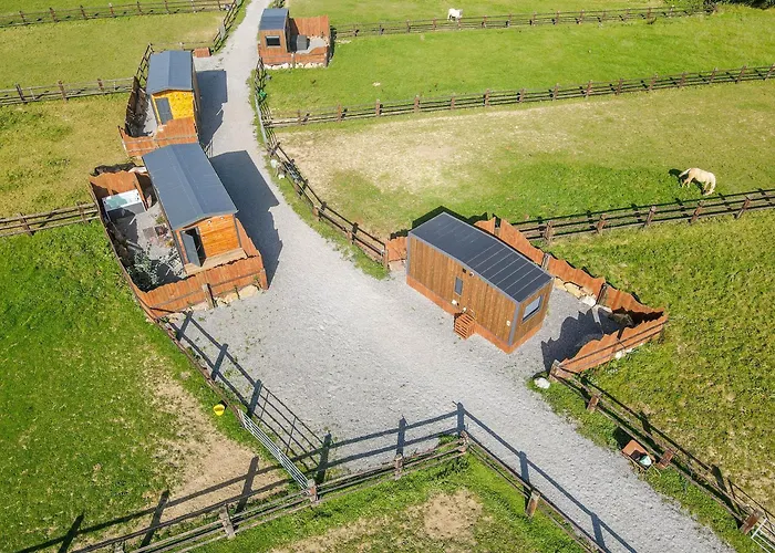 Les Tiny Du Pre Mathy - Insolites Avec Jacuzzi A * Profondeville